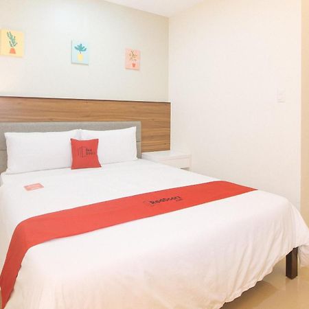 Reddoorz @ Leoncia Apartelle マンダウエ・シティ エクステリア 写真