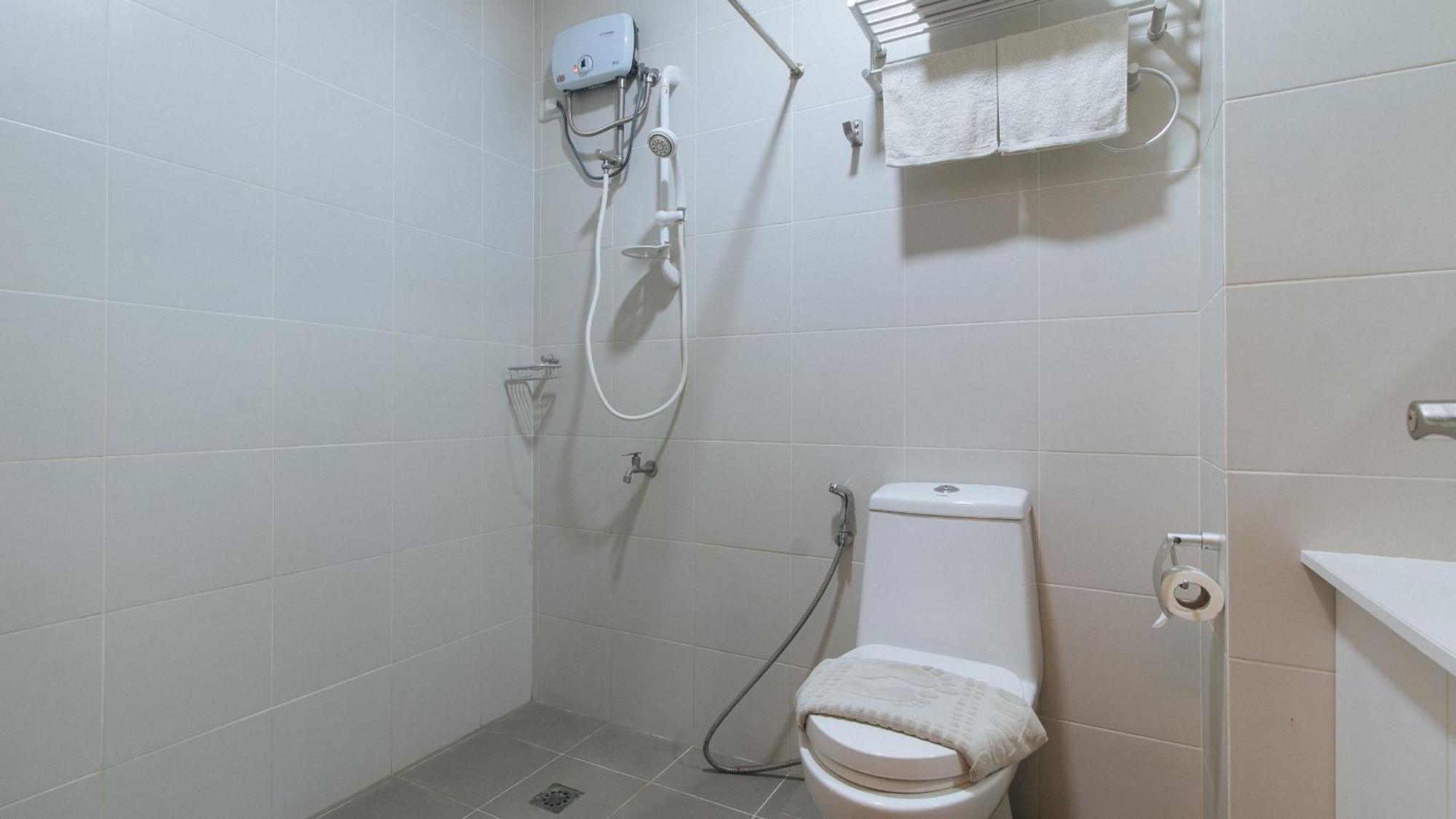Reddoorz @ Leoncia Apartelle マンダウエ・シティ エクステリア 写真